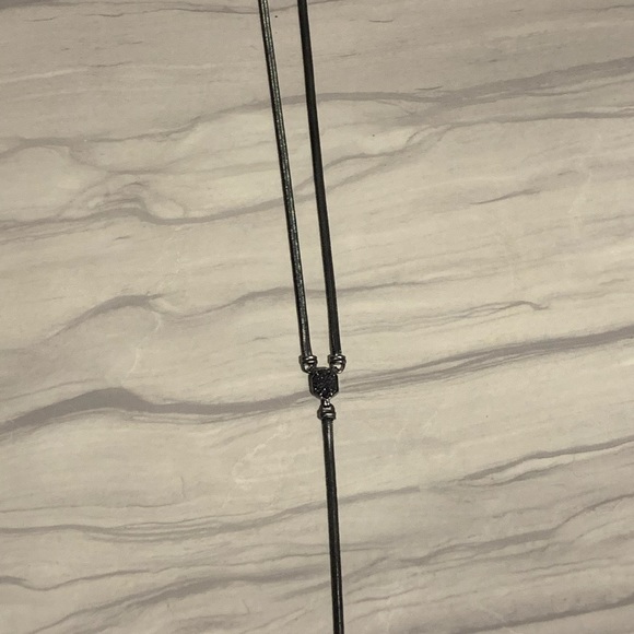 Kendra Scott Necklace - Picture 4 of 6